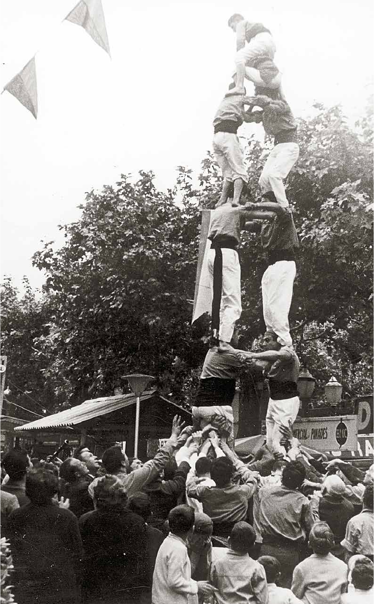 La torre de sis de les Fires de Maig del 1962 fou assolida al segon intent